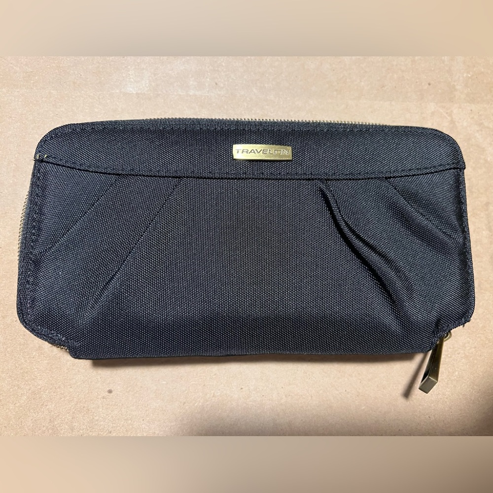 Travelon Black Wallet